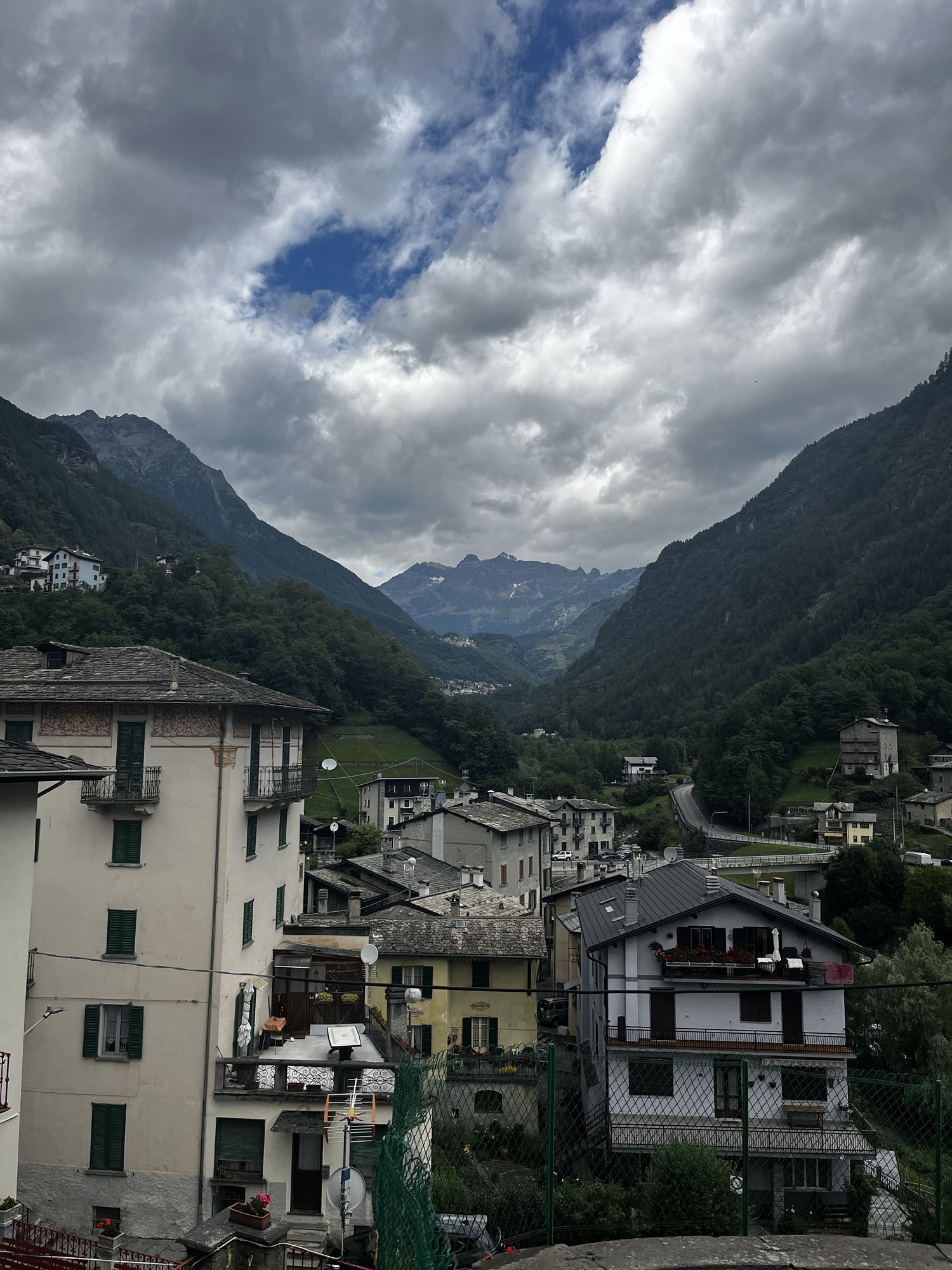 Blick über Torre di Santa Maria
