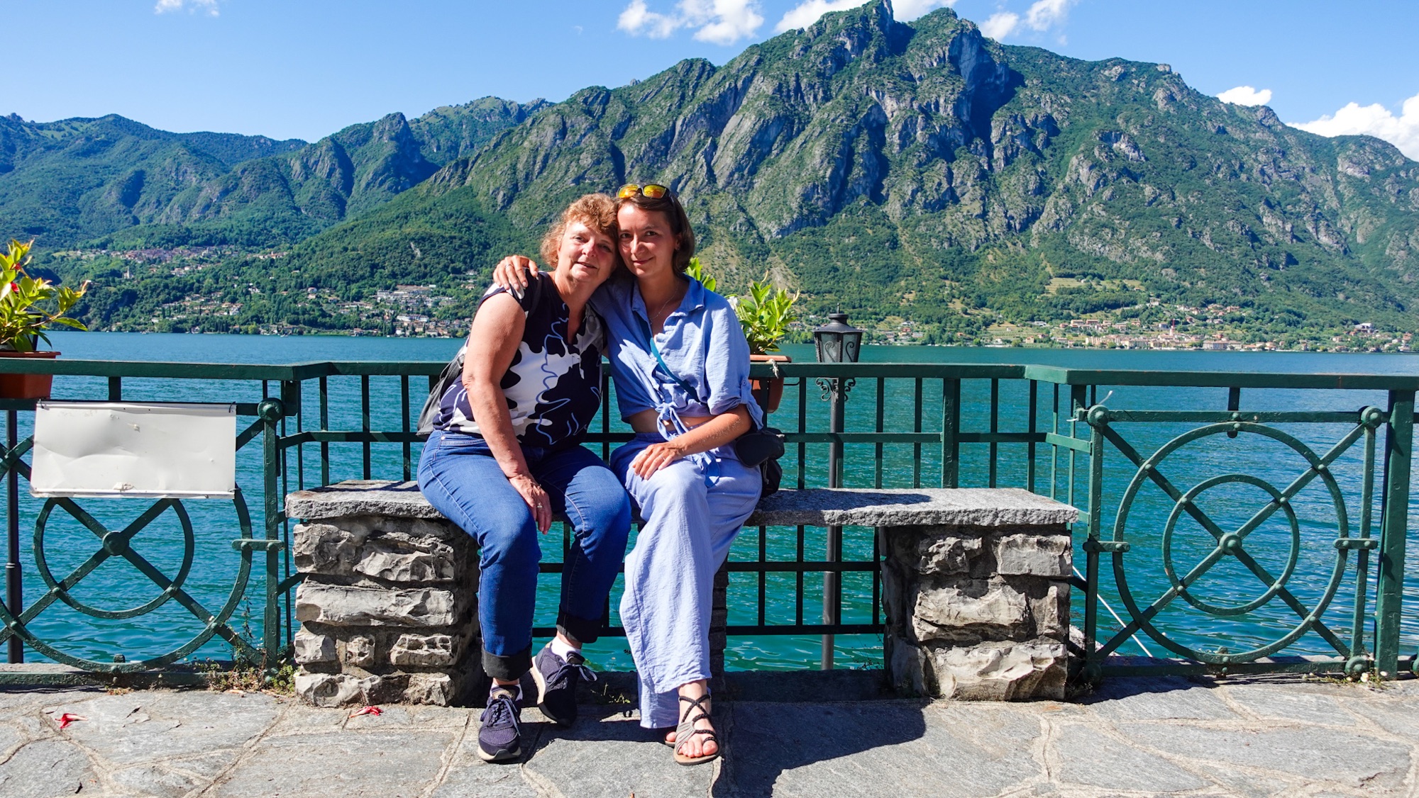Mutter und Tochter am Luganer See