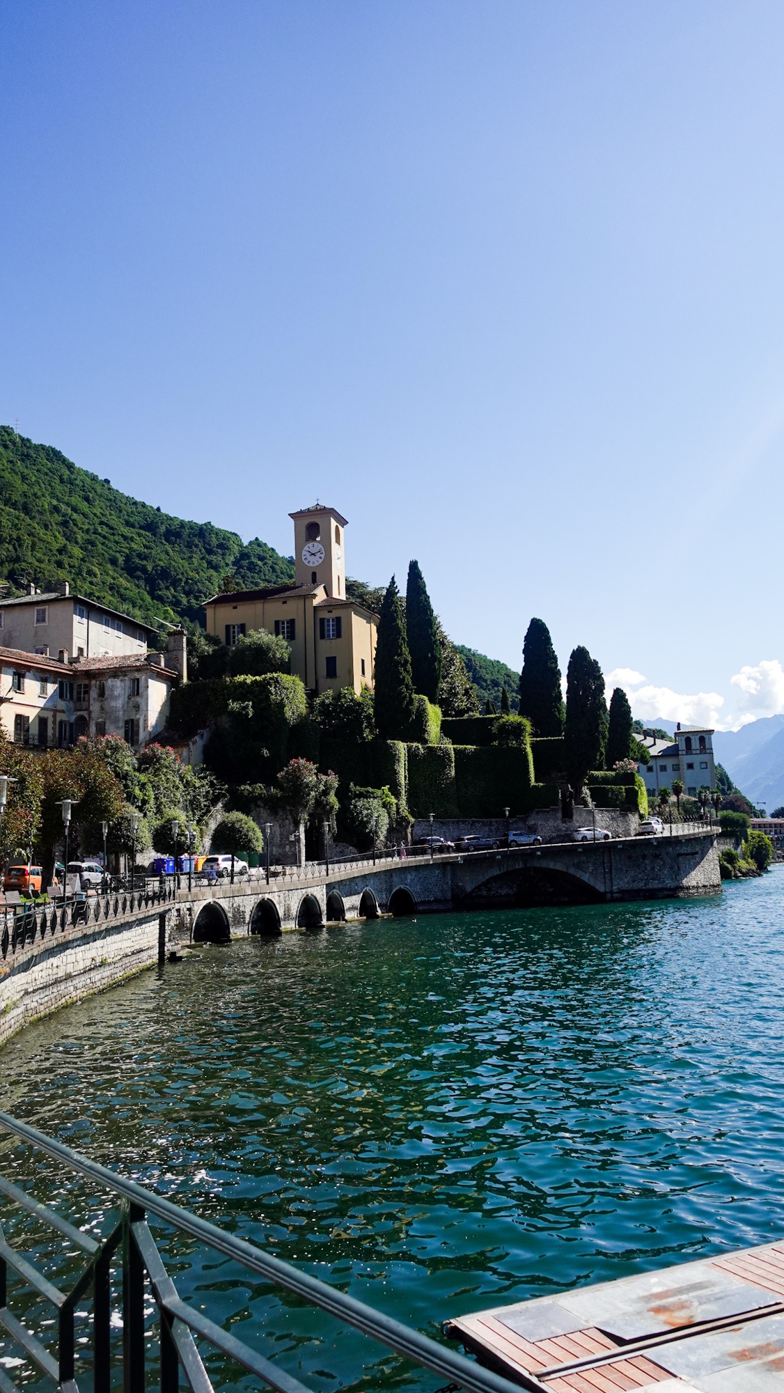 Ufer von Gravedona ed Uniti