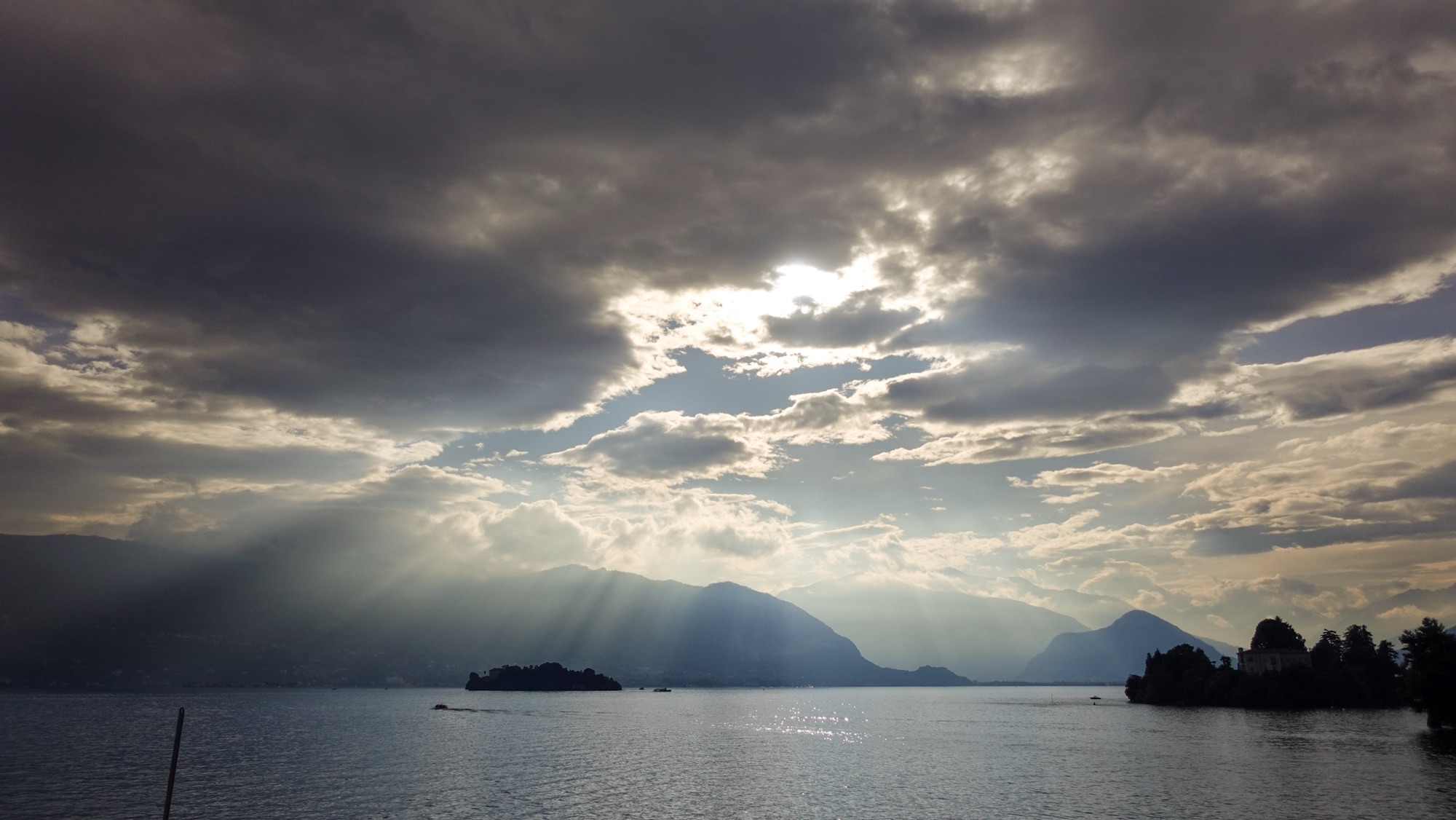 Lichtstimmung auf dem Lago Maggiore