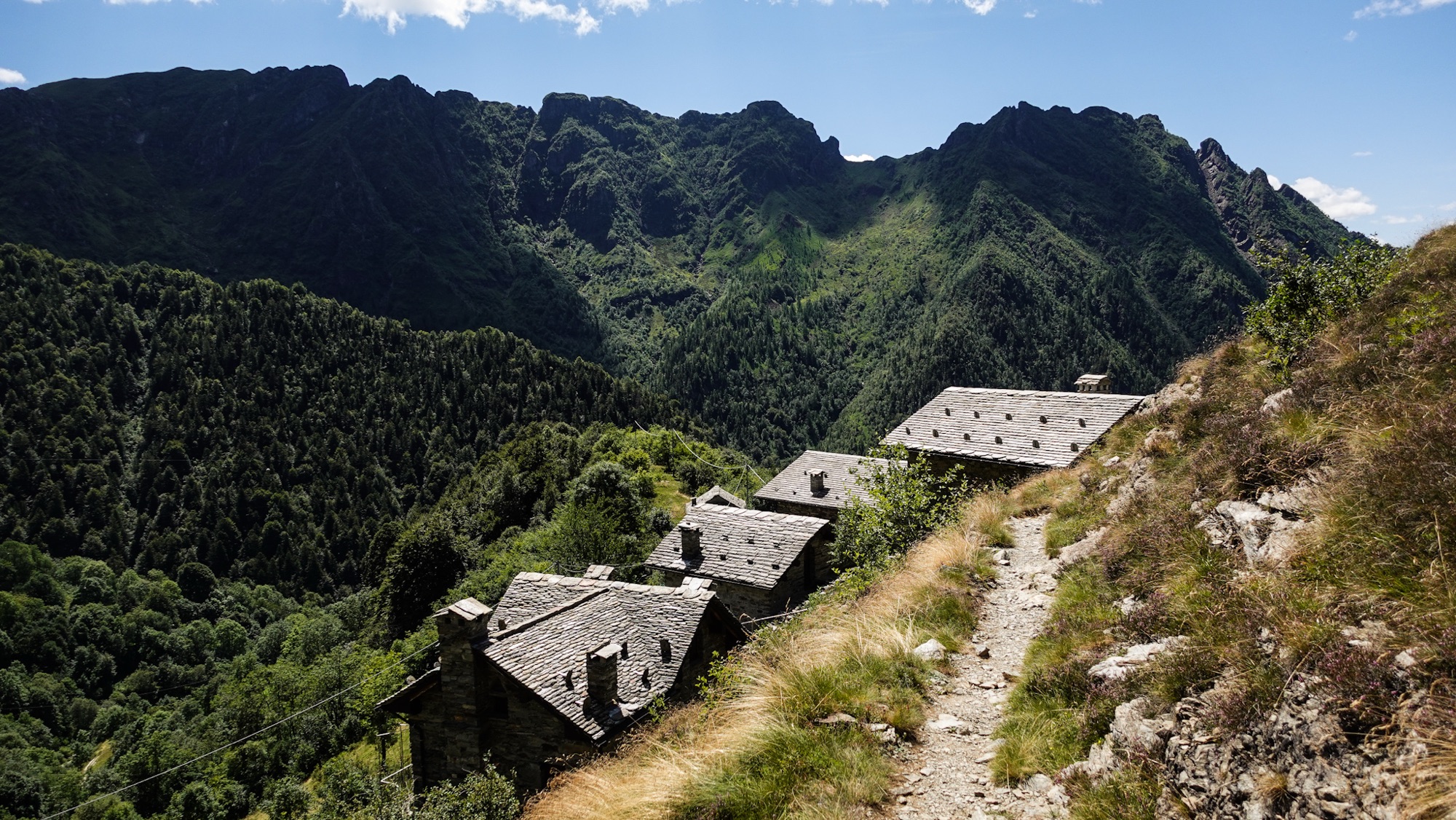 Berge Steinhäuser Piemont