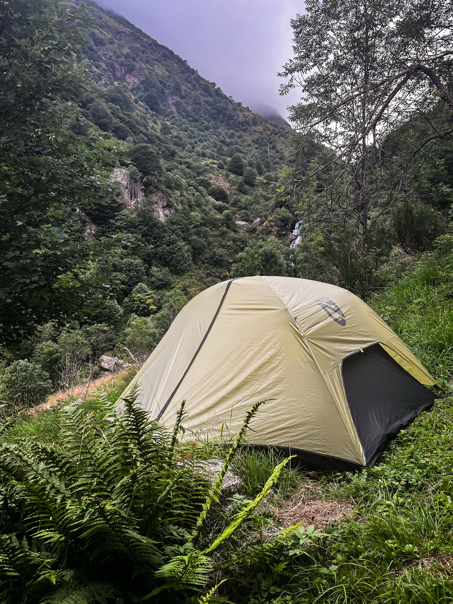 Zeltnacht auf einer verlassenen Alpe