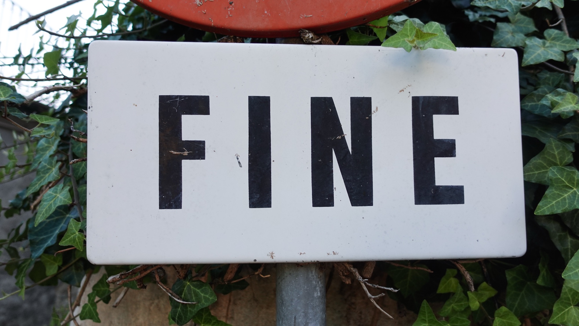 Straßenschild Fine