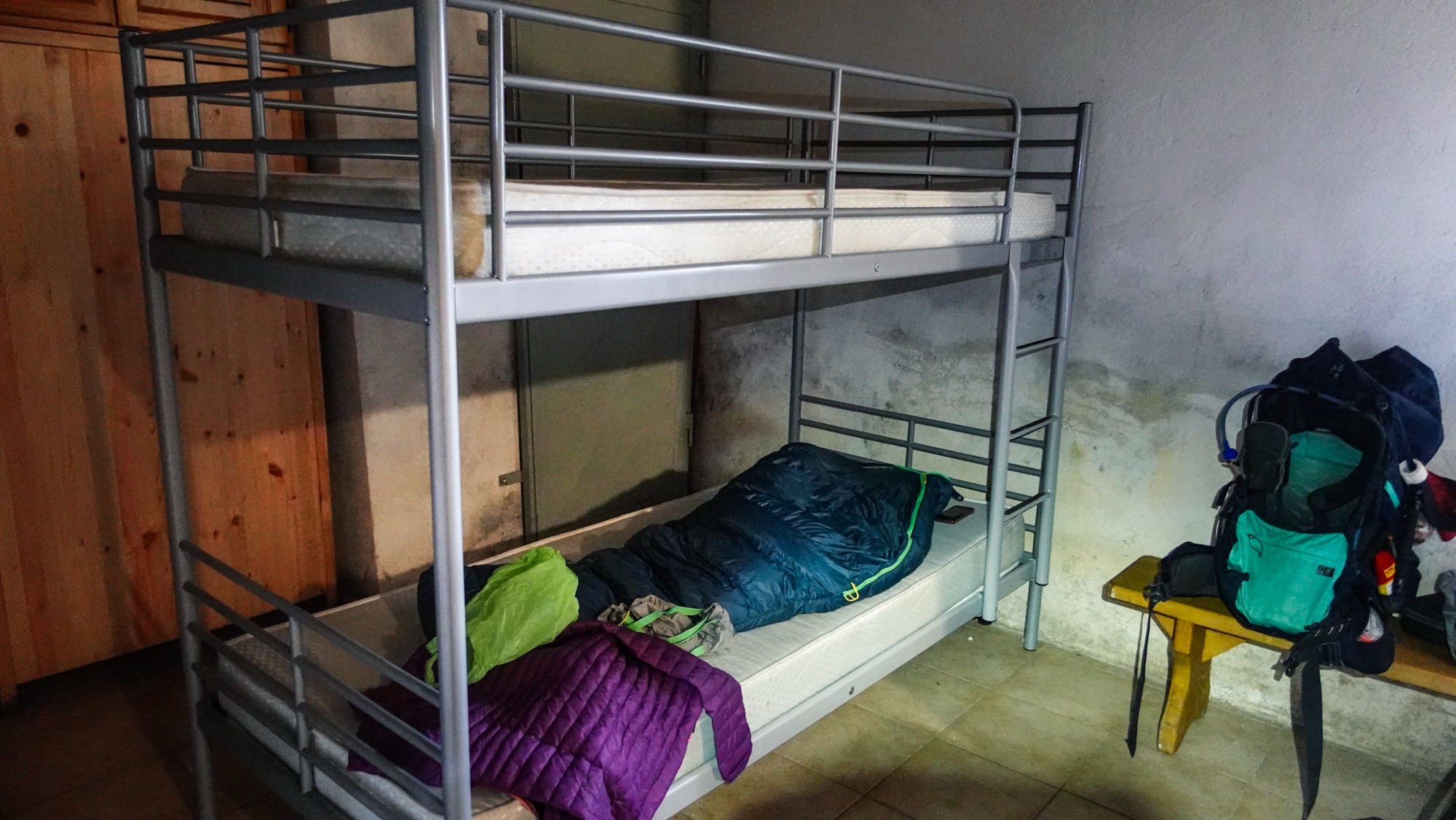 Betten im Bivacco Orsiera