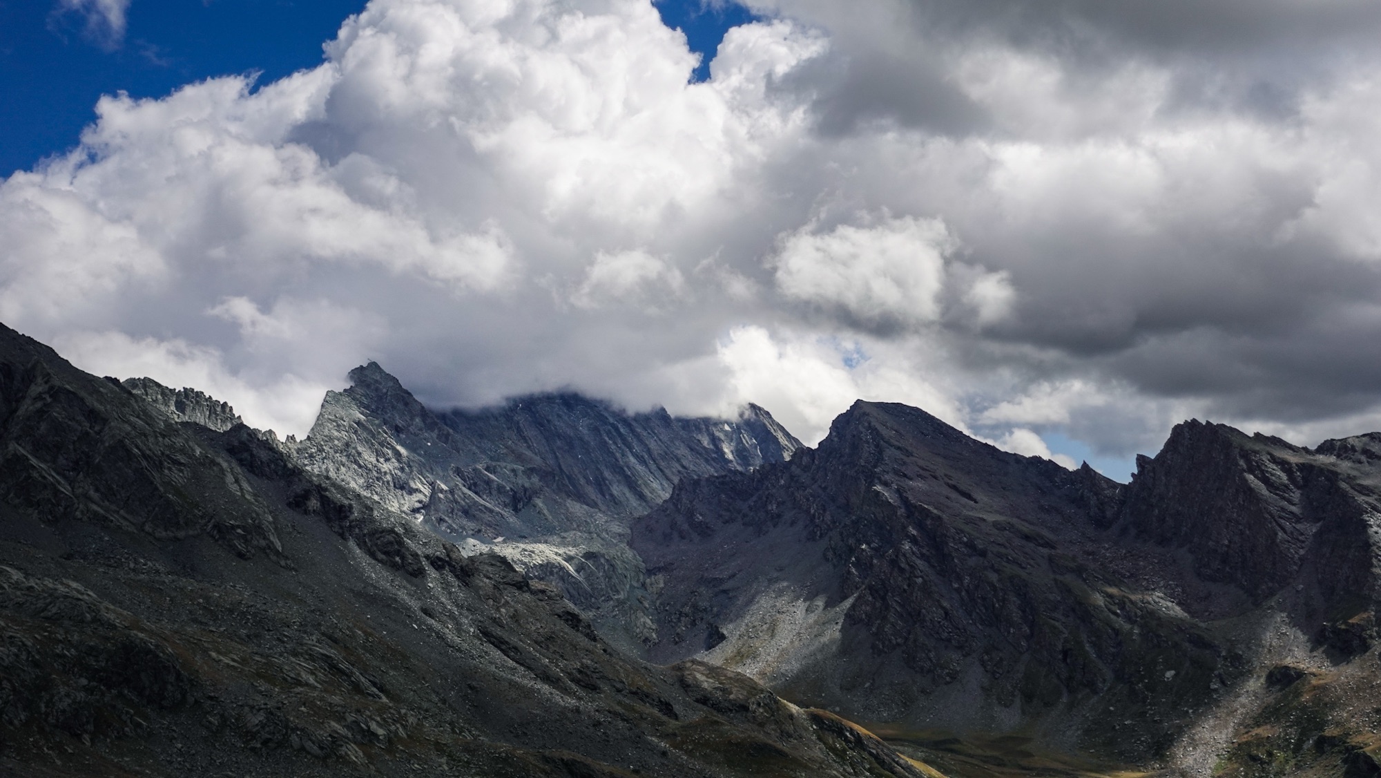 Monviso in den Wolken
