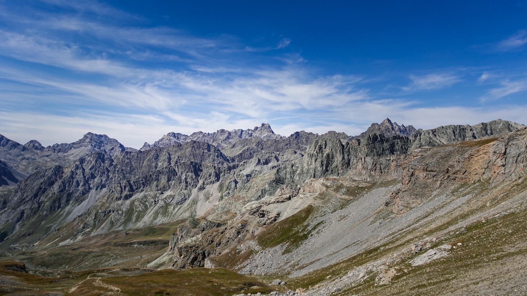 Bleiche Berge auf dem Colle di Bellino