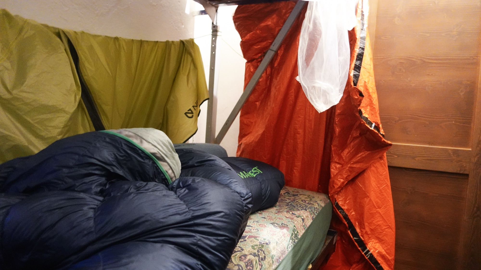 Wanderausrüstung trocknet