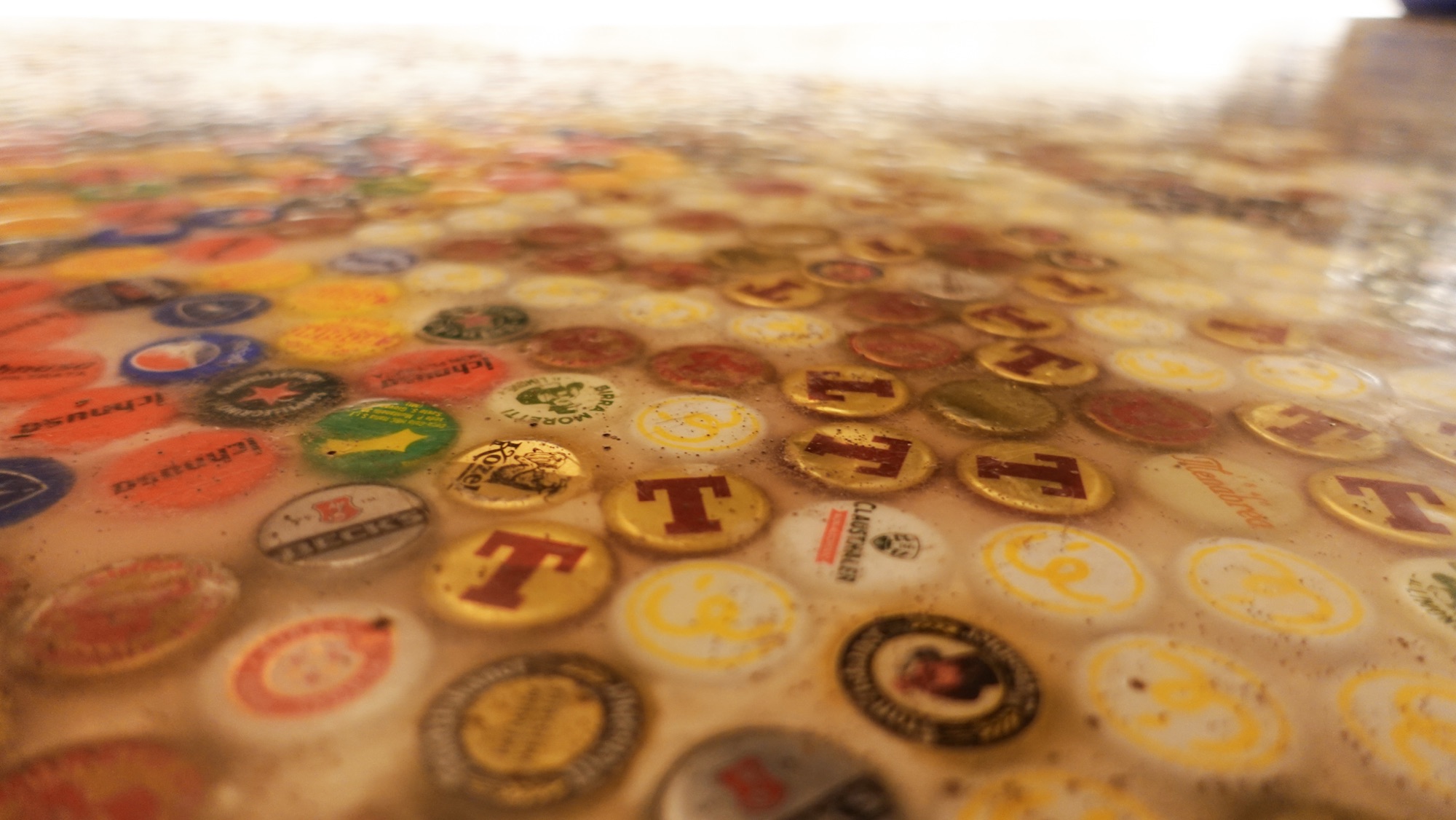 Bierdeckelboden im Rifugio Dahu