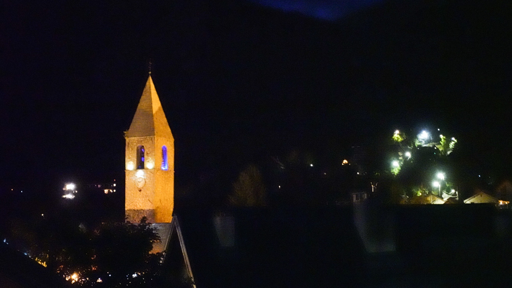 Saint Dalmas bei Nacht